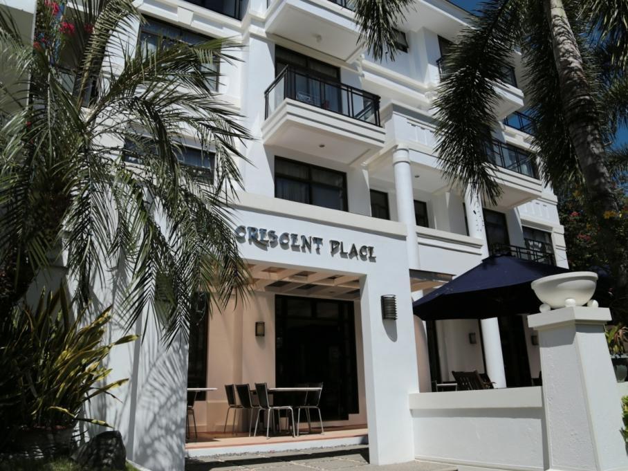 One Crescent Place
