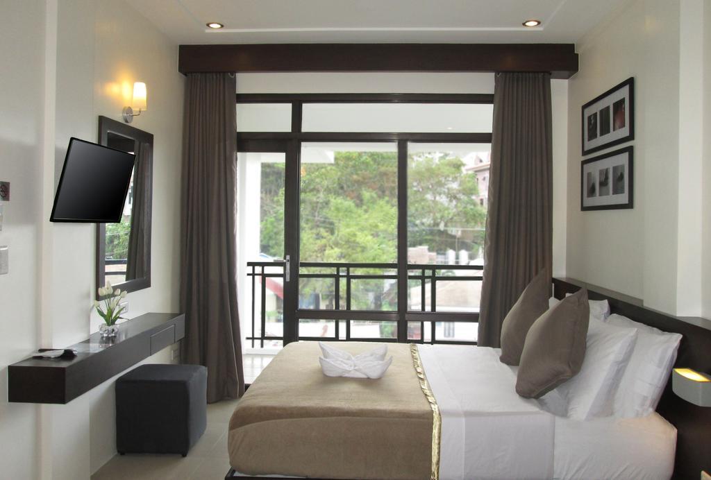 Hotel One Crescent Place 4*