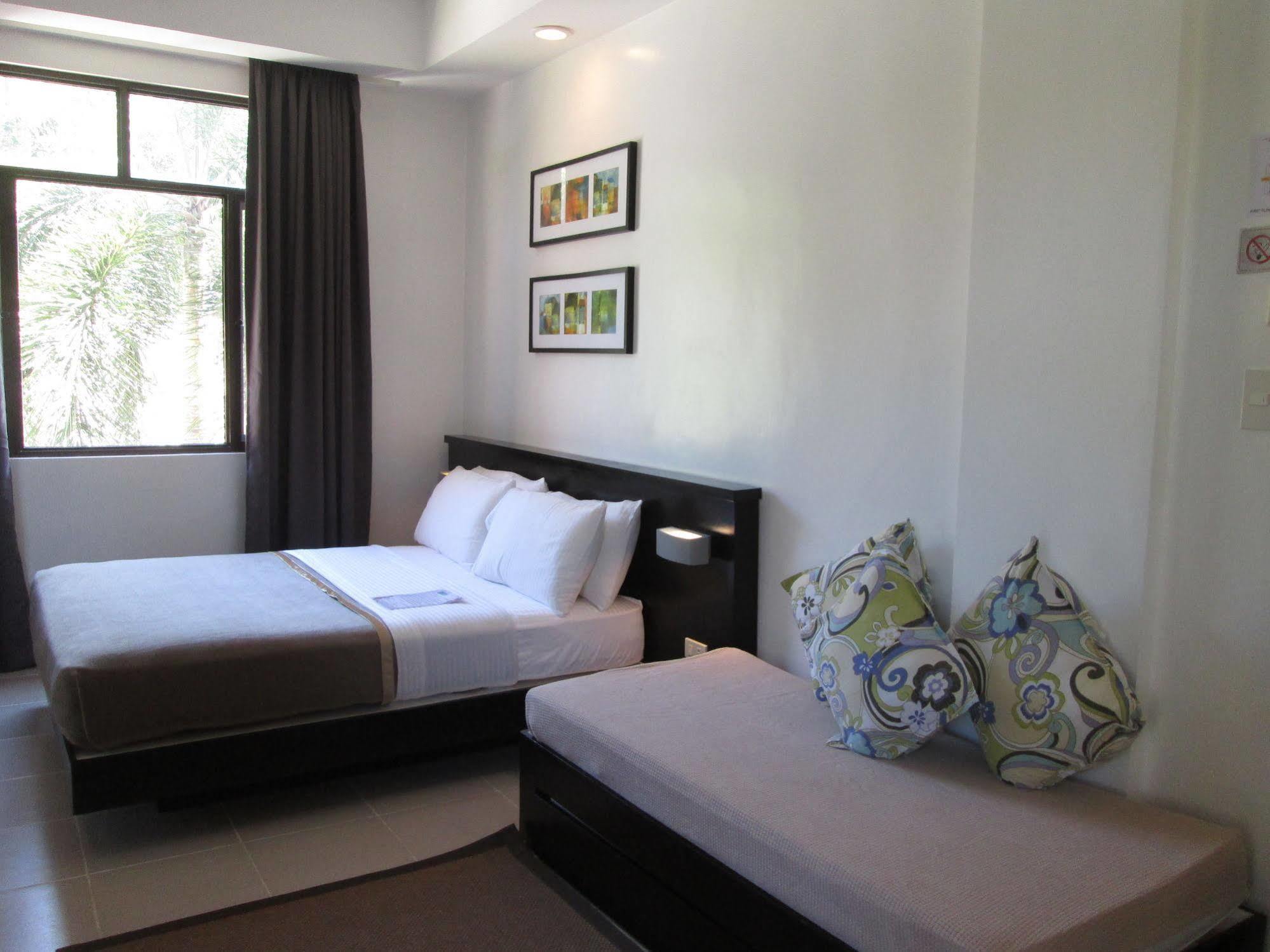 Hotel One Crescent Place Balabag (Boracay)