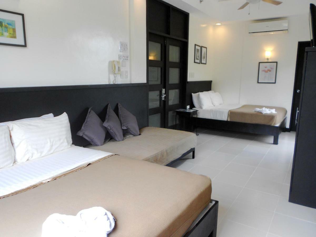 One Crescent Place 4*