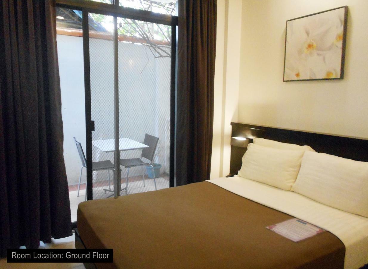 Hotel One Crescent Place