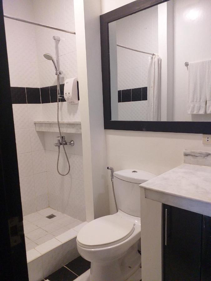 One Crescent Place Hotel 4*