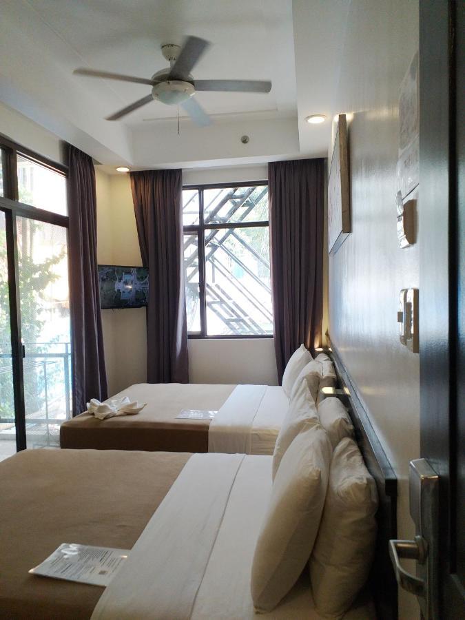 One Crescent Place